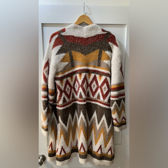 MM Geometric Pattern Cardigan - Picture 2 of 2